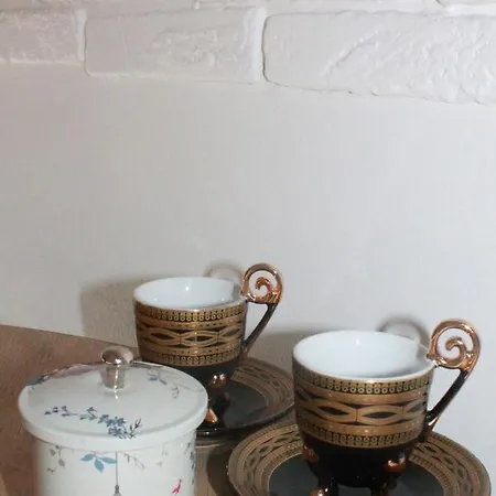 студія з балконом в кварталі від дерибасівської світло 24 на 7 * Одесса