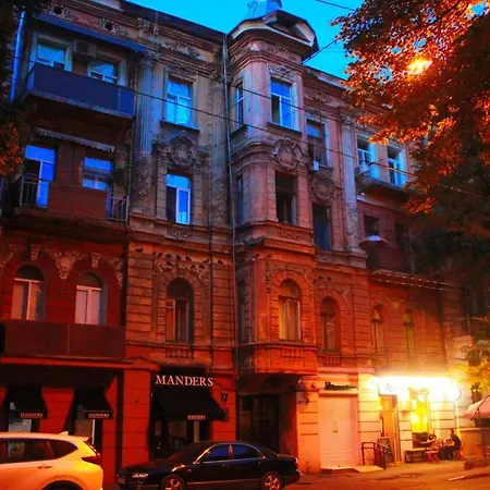 студія з балконом в кварталі від дерибасівської світло 24 на 7 *