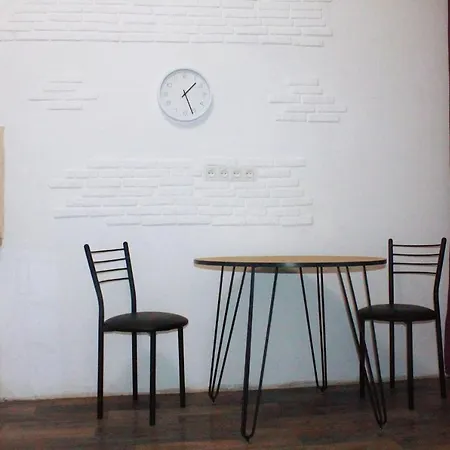 студія з балконом в кварталі від дерибасівської світло 24 на 7 *